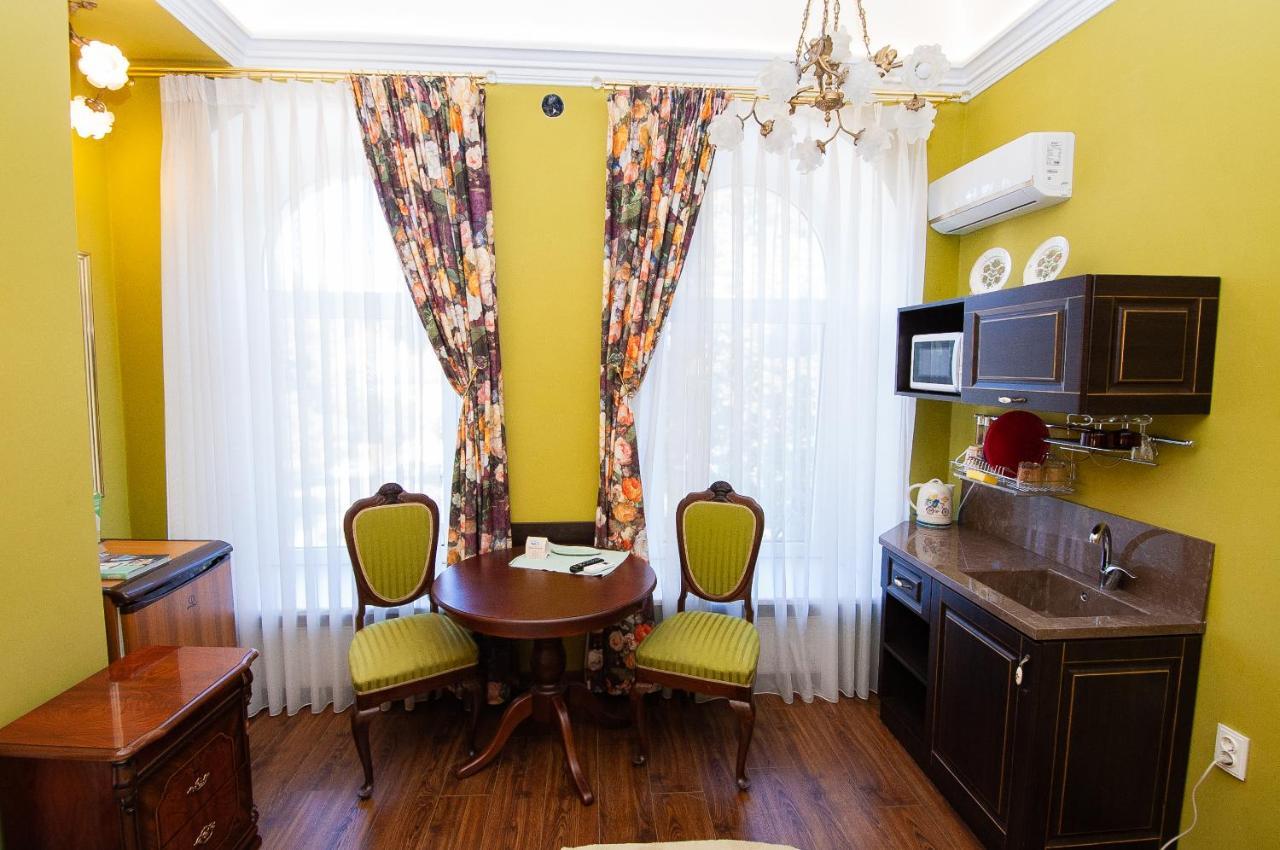 Art Suites Near Deribasovskaya Odessa Exterior photo